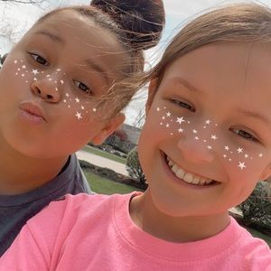 Meet your Posher, Danica